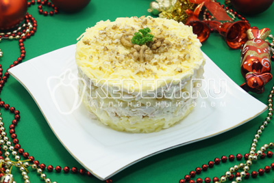 Салат з куркою та ананасами «Снігопад»