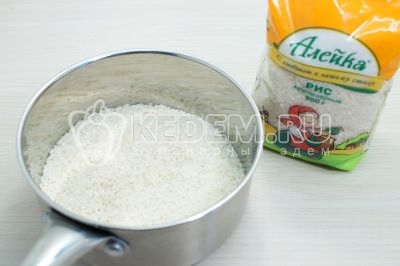 Промити та викласти в сотейник.